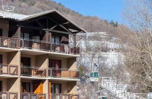 Briancon Apartment | 200m from resort center, balcony, tv, ski locker, 84m², Serre Chevalier