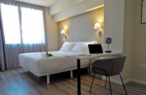 Castanos Hotel | 4 Pet-Friendly Units w/Full Kitchen | Short Walk to Guggenheim & Art