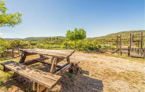 Les Coves de Vinroma House | 5 Bedroom Cozy Home In Les Coves De Vinromá