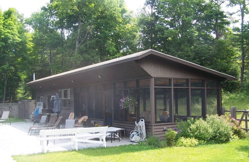 Saugerties House | 5 bedroom home, mountain views10 Acres, 65' swimming pool,separate pool house