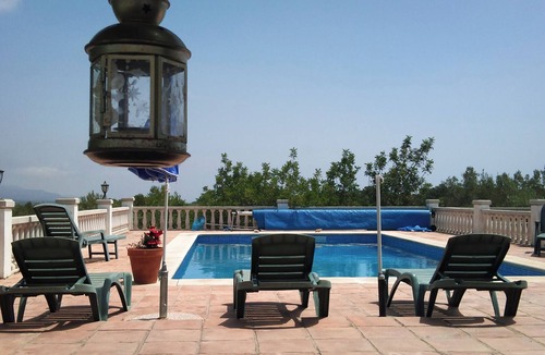 Costa Dorada House | A house with a big pool year fantastic views