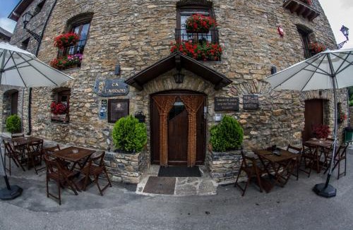 Pujal Hostel | Alberg Rural Ca l'Anton