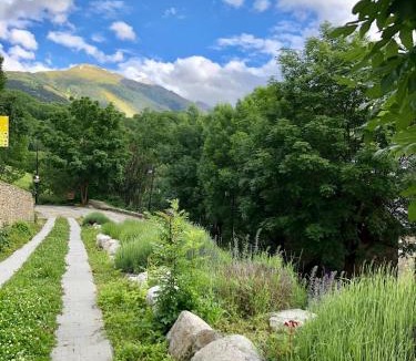 Taull Hostel | Alberg Taull