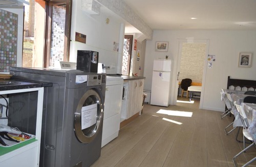 Puente La Reina Hostel | Albergue Gares