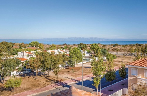 Riumar Apartment | Amazing apartment in Riumar-Deltebre with swimming pool
