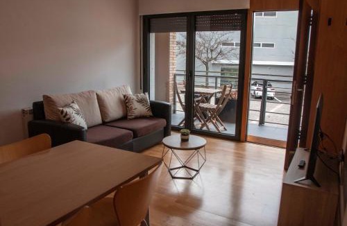 Buira Apartment | Apartamento con balcón y vistas a la montaña