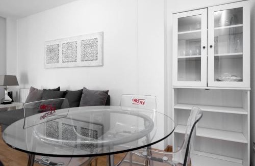 Abena Apartment | Apartamento en Sabiñánigo con amplia y soleada terraza