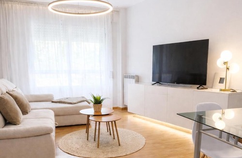 Lardero Apartment | Apartamento Garnacha Rioja Aire Acondicionado,Wifi,BUS Búho