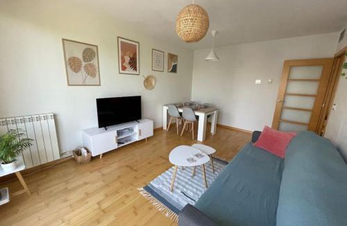 Barrio de Jesus Apartment | Apartamento MEDIODIA - Parking incluido, céntrico y tranquilo