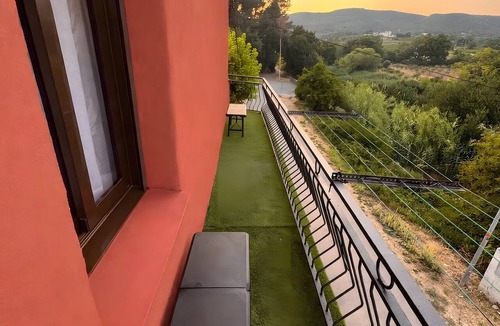 El Pla de Manlleu Apartment | Apartment 'Ca La Selma' with Balcony and Wi-Fi