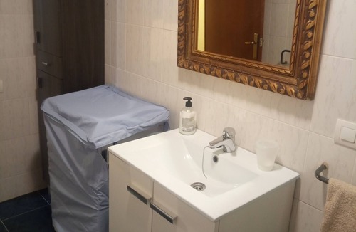 Cornudella de Montsant Apartment | Apartment 'Can Molone' with Wi-Fi
