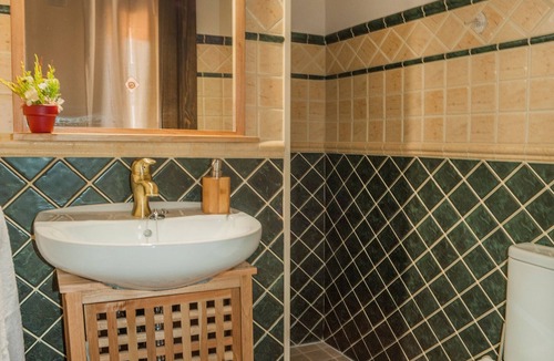 La Mata de los Olmos Apartment | Apartment 'Ejulve' with Wi-Fi