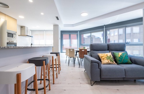 Benicarlo Apartment | Apartment 'Golden Sky 2ª' with Shared Terrace, Wi-Fi and Air Conditioning