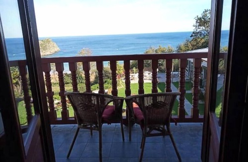 Leagi Apartment | Apartment in LEKEITIO with balcony and sea views