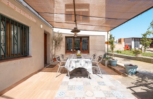 Riudecanyes Apartment | Apartment 'La Fabriqueta Deluxe' with Mountain View, Wi-Fi and Air Conditioning