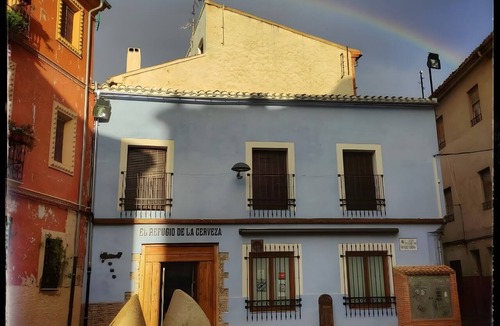 Villena Apartment | Apartment 'La Morada De La Cerveza Standard' with Balcony, Wi-Fi and Air Conditioning