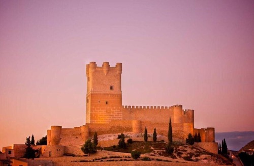 Villena Apartment | Apartment 'La Morada De La Cerveza Standard' with Balcony, Wi-Fi and Air Conditioning