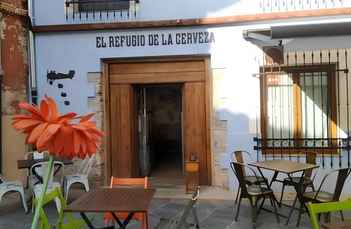 Villena Apartment | Apartment 'La Morada De La Cerveza Superior' with Balcony, Wi-Fi and Air Conditioning