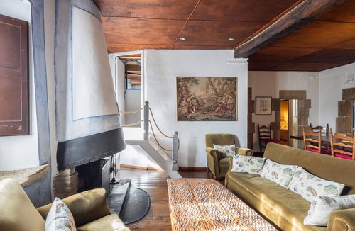 Castelltercol Apartment | Apartment 'Masia 2' with Mountain View, Shared Pool and Wi-Fi