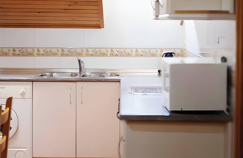 Puertolas Apartment | Apartment 'Santa Justa' with Mountain View, Wi-Fi and Air Conditioning