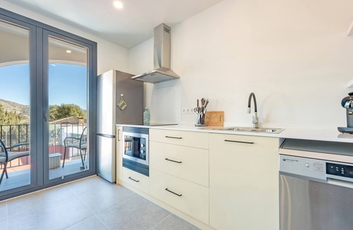 Aigues Apartment | Apartment 'Villa Hoy Almendra' with Mountain View, Wi-Fi and Air Conditioning