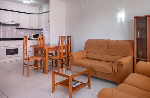 Torredembarra Apartment | Apartment with Garden and Nearby Pools in Torredembarra
