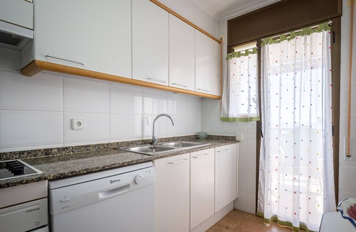 Torredembarra Apartment | Apartment with Pool and Parking 300m from Beach