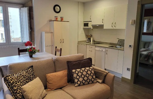 Ituren Apartment | Apartment 'Zaldiko' with Mountain View, Wi-Fi and Air Conditioning