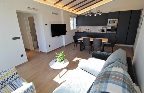 Campoamor Apartment | Atico loft de lujo con terraza espectacular y vista a los 2 castillos