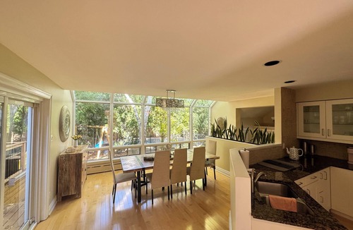 Newtonbrook House | Beautiful Spacious 4BR House Pool Parking