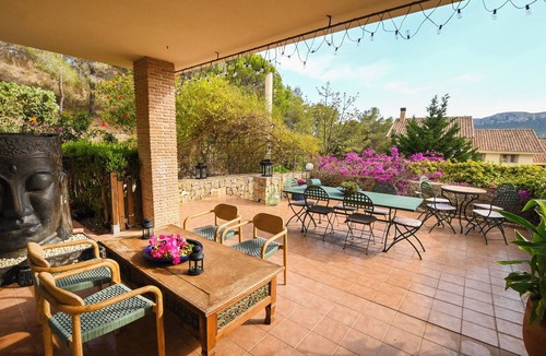 Empedrola House | Beautiful townhouse with garden, communal pool in Calpe, 4 km from the beach.
