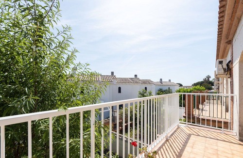Torredembarra House | Beautiful villa for 7 guests with WIFI, pool, TV and patio