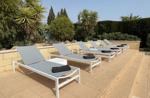 Hoya de los Patos Villa | Beautiful villa with a pool, ideal for 1 or 2 families