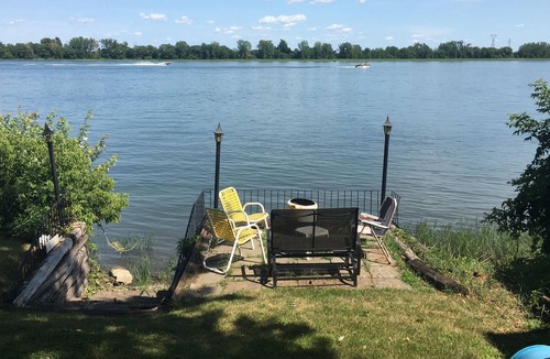 Pointe-aux-Trembles Bed & Breakfast | bed & Breakfast
