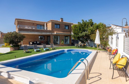 El Roc de Sant Gaieta Villa | Blue Oasis Retreat by Fidalsa