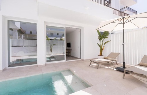 Figueretas Apartment | Bossa Bay Suites with Private Pool - MC Apartments Ibiza