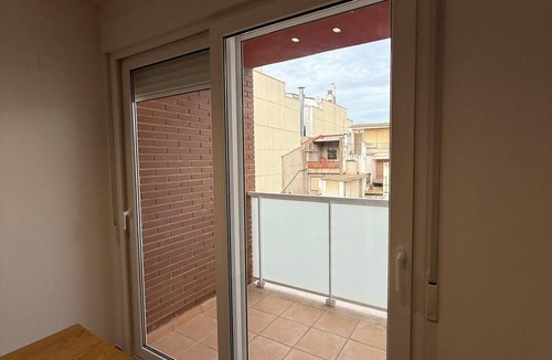 Ulldecona Apartment | Brand New Duplex with Underground Private Parking: 15-20 minutes to beaches