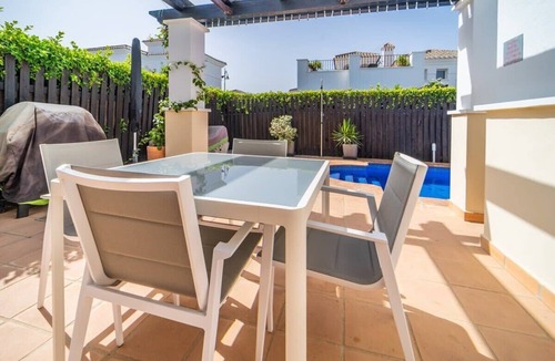 Roldan Villa | Bright 2 Bedroom Villa with Private Pool - LO4LT