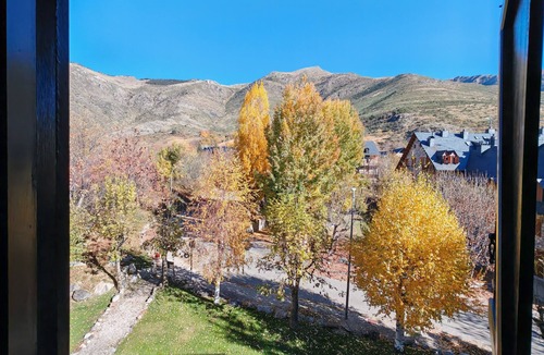 Taull Apartment | Bright apartment with garden Besiberri 6