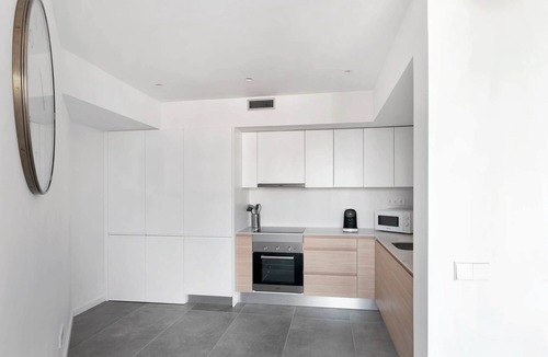 La Vila Olimpica del Poblenou Apartment | Bright Oasis 1 Bed Apartment
