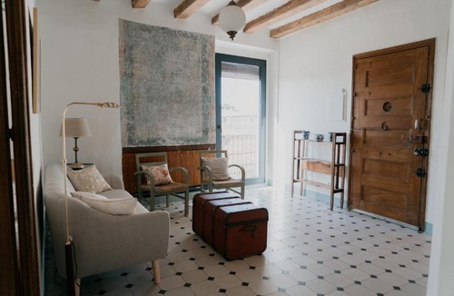 Tivissa Apartment | Ca Escoda Historic House in Wine Country