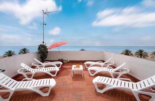 Masnou House | CA L'ORTÍ - BIG HOUSE FOR 14, TWO STEPS FROM THE BEACH AND 15 MIN FROM BARCELONA