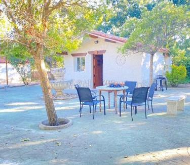 La Cabrera House | Cabañas Rústicas dentro de la Finca El Castillo