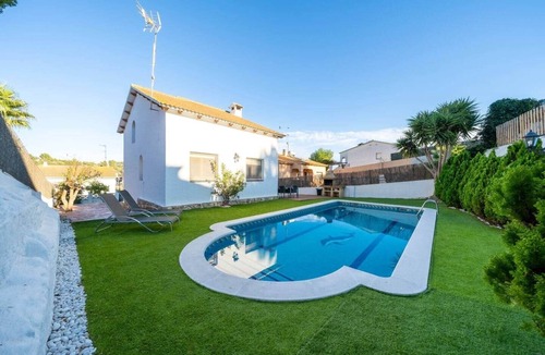 La Pobla de Montornes House | Can Roure: swimming pool and serenity