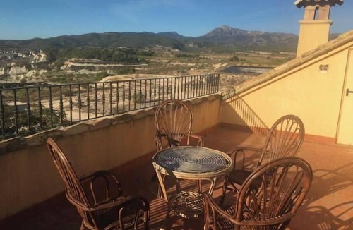 Mula House | Casa Alta 5 – A Peaceful Escape with Spectacular Mountain Views