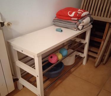 Prades House | Casa amb jardí i llar de foc