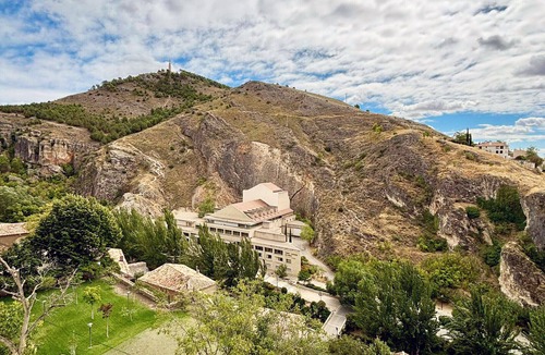 Old Town Apartment | Casa Colgada “Mirador de Leonor II” by Gloove