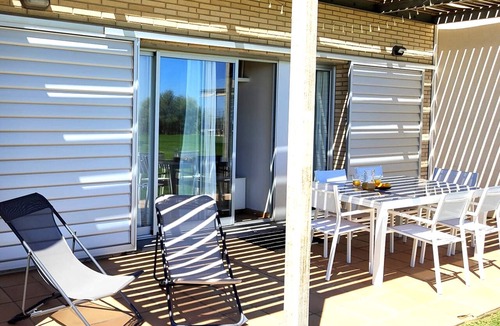 L'Ampolla House | Casa de una Sola Planta con Gran Terraza y Piscina, Confortable y Tranquila