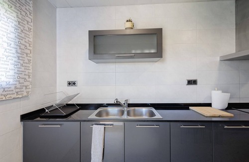 Cubelles House | Casa del Mar Costa Daurada: Private Patio with Barbecue, Wi-Fi, and Air Conditioning