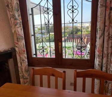 Clara House | Casa Diana: Vista al mar y 3min a la playa y 30min a PortAventura